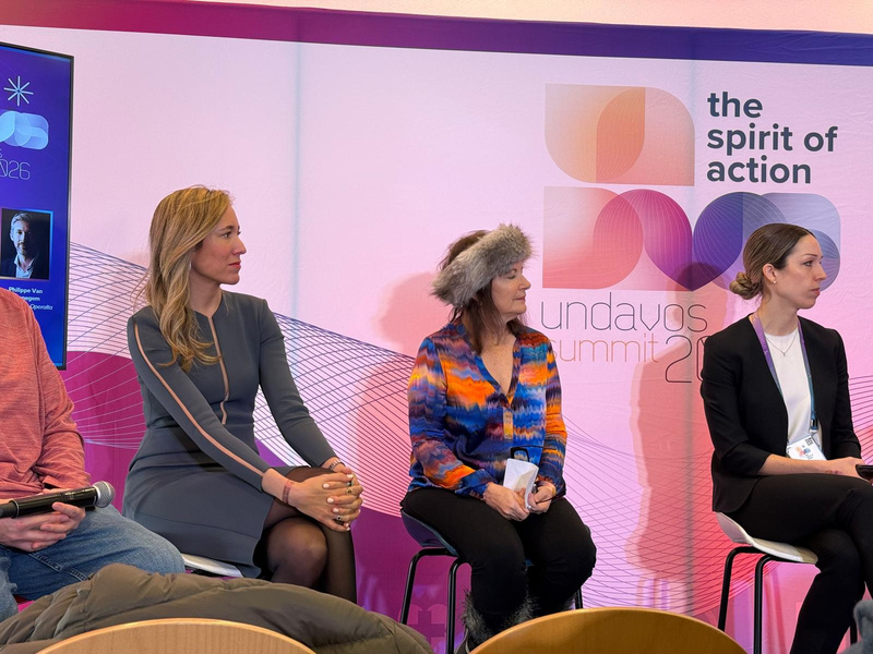Panel internacional con presencia del Club en Davos